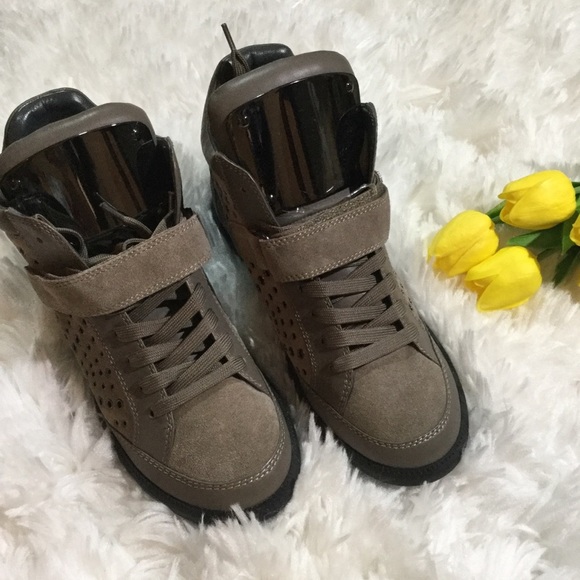 Monika Chiang Sz 7 High Top Leather S… - Picture 3 of 8